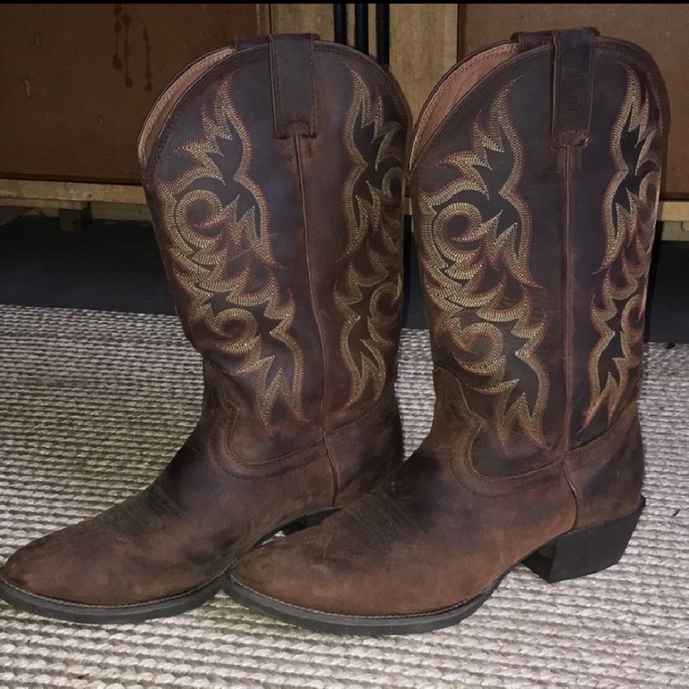 Justin cowboy boots 10.5